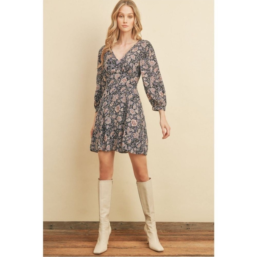 Dress Forum- NWT Paisley Floral Dress in Navy Small